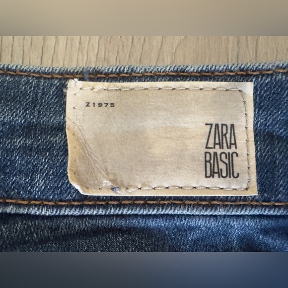 Zara Basic. Women's Blue Pearl Embellished Jeans 👖🧋 - Picture 8 of 14